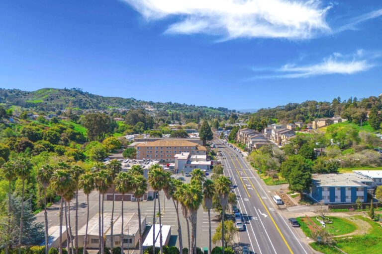 El Sobrante, the Leftover Town — 剩地小鎮